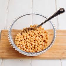Podéis cocerlos en la misma agua del remojo, pero no incorporéis el garbanzo a la cazuela. Como Cocer Garbanzos De Manera Facil Con Thermomix Trucos De Cocina Thermomix