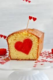 Der kalte kuchen wird in scheiben geschnitten. Herzkuchen Zum Valentinstag Von Fraulein Selbstgemacht