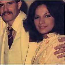 Excelente dupla Salsera, FRANKIE RUIZ y PAQUITO GUZMÀN... Salsaludos mi  gente 👏🎙🎵👏🎙