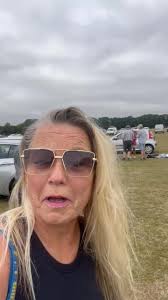 morning what is the latest time u can turn up as a seller x