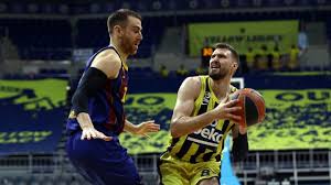 Fenerbahçe beko, mücadeleye westermann, de colo, williams, thomas ve datome ilk beşiyle başlarken konuk ekip barcelona'nın ilk beşi ise davies, hanga, higgins, claver ve mirotic'ten oluştu. Mvtjx1rdod Xpm