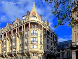 Maison Art Nouveau Au 8 Rue De Richelieu 75001 Paris Paris Visite Paris Art Nouveau