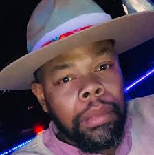 Repost from @essenceofblackculture :(In 2022, Sharaine and Wilson  Caraballo, along with their five children, moved into a new home in  Pawtucket, Rhode Island. Shortly after, they met their 82-year-old  neighbor, Paul Callahan,