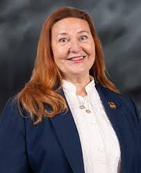 Tracey Halvorson's Instagram, Twitter & Facebook