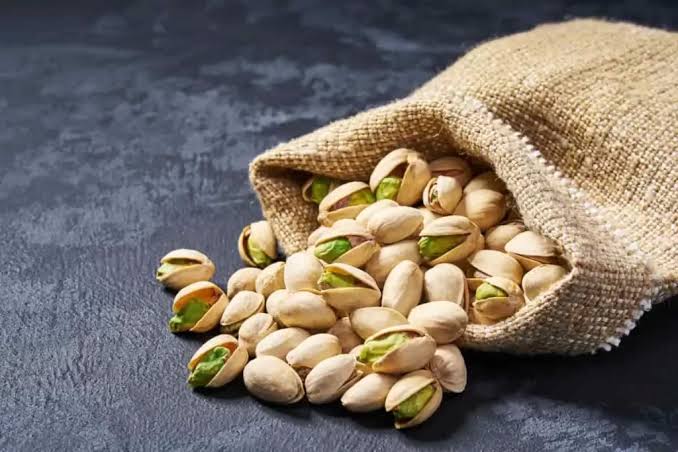 آشنایی با انواع پسته اکبری ، خصوصیات و ویژگی ها | کشاورزنات