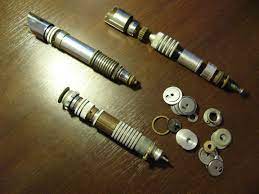 Star Wars Lightsabers Concepts Made From Circular Steel Scrap Recyclart Star Wars Diy Star Wars Light Saber Diy Lightsaber