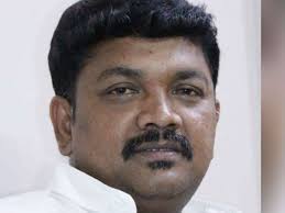 என்னைப் போய் டிரைவர்னு சொல்லிட்டாங்களே தீபா.. இதயம் வலிக்குது... கண்ணீர்  விடும் ராஜா!