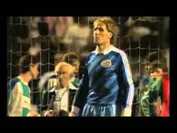 In de finale kwam geen van beide teams tot scoren. 1988 European Champion Clubs Cup Final Psv Eindhoven 0 0 Benfica A E T 6 5 Youtube