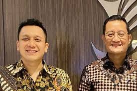 Diaz sebagaimana ayahnya am hendropriyono masih belum puas dengan pembantaian 6 laskar pengawal saya, sehingga masih. Diaz Hendropriyono Tolak Ormas Yang Ingin Dirikan Khilafah Islamiyah