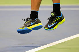 I heard john mcenroe saying rafa wears a size 10 shoe on the courts even though he wears a 11.5 shoe off the courts. Rafael Nadal Nike Shoes For Night Matches For Us Open 2016 Rafael Nadal Fans