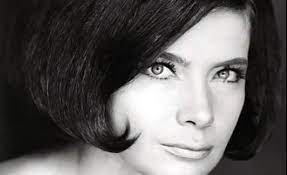 Check spelling or type a new query. Anatrixiastiko Fwtografia Me Thn Tzenh Karezh Nekrh 23 Xronia Meta To 8anato Ths Europost Gr