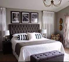 Kasur dengan jenis spring bed atau spring mattress adalah salah satu jenis kasur yang sudah ada sejak lama dan terus populer hingga saat ini.dilansir dari sleepopolis, spring bed adalah sebuah kasur yang berisikan per yang terbuat dari besi dan berbagai bahan kasur lainnya. Kasur Lateks Atau Spring Bed