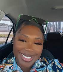 Dara Hamilton's Instagram, Twitter & Facebook