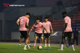 Ở vị trí trung vệ hà nội đang có hai cầu thủ trẻ chơi tốt là nguyễn thành chung và bùi hoàng việt anh. Duy Máº¡nh Viettel Fc Co Lá»£i Tháº¿ NhÆ°ng Ha Ná»™i Váº«n Sang Cá»­a Vo Ä'á»‹ch