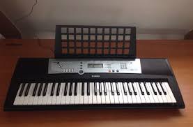 Beri tahu kami genre musik apa saja yang anda minati. Yamaha Ypt 200 Keyboard With 61 Keys 134 Sounds 100 Catawiki