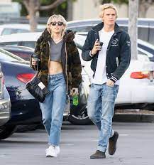 Miley Cyrus White Leather Sneakers Street Style Autumn Winter 2020 On Sassy Daily Autumn Street Style Sneakers Street Style Miley Cyrus Street Style
