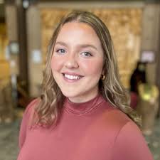 Janie Mcleod's Instagram, Twitter & Facebook