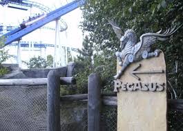 Euroborg is easy to reach by public transport. Pegasus Die Youngstar Achterbahn Achterbahnen Freizeitparkcheck
