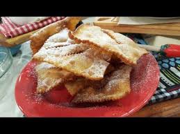 Para La Masa Colocar En Un Bol La Harina Y Sumar La Levaduar Desgranada Activada Previamente Con Un Poquito De Agua Tibia Tortas Fritas Tortas Comida Casera