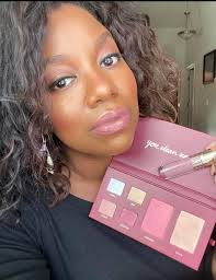 Who else has like 20 makeup palettes but still wants more? 😩🥺🥺😂 Our  Sacha Face Powder Palette features 10 matte and ultra-fine compact powders  in one lightweight palette ranging from coloured to