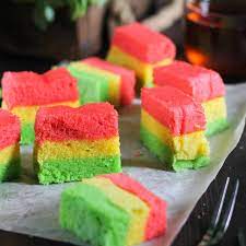 Bolu singkong sederhana dan murah bolu singkong kukus bolu kukus singkong pake santan puding bolu kukus singkong tanpa mixer. Resep Bolu Kukus Singkong Pelangi Praktis Tanpa Tepung Lifestyle Fimela Com
