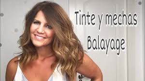 Y lo que es mejor todavía, tú misma puedes hacerte las mechas en casa. 4 Formas De Hacer Mechas Balayage En Casa Mechas Y Tinte A La Vez Balayage Style Hair Youtube