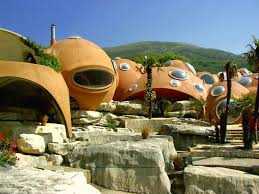Pierre Cardin S Palais Bulles A K A The Bubble Palace Bubble House Crazy Houses Unusual Buildings