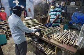 Upacara menanggalkan thaali thaali vaangutal merupakan upacara menanggalkan thaali semasa berlakunya sesebuah kematian dalam sesebuah keluarga. Upacara Pemakaman Di India Jadi Peluang Bisnis Pengusaha Startup