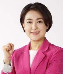 국민의힘 황보승희 의원은 전해철 행정안전부 장관 전 보좌관의 아내가 3기 신도시에 투기한 것으로 드러났다면서 면직 처리를 통해 꼬리 자르기 했다는 의혹을 제기했습니다.황보승희 의원은 전해철. í™©ë³´ìŠ¹í¬ ë‚˜ì´ ì§€ì—­êµ¬ ëŒ€í•™êµ í•™ë ¥ íŒŒì›Œì´ìŠˆ