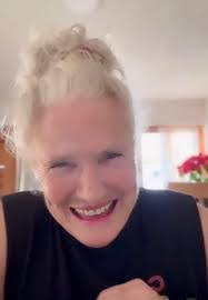 Janet Newport's Instagram, Twitter & Facebook