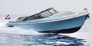If that weren't enough, the compact engines means there is even room to store a 2.85 metre williams turbo jet tender aft beneath the sun pads. Wajer 38 Super Yacht Tenders