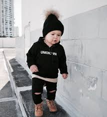 71% coton, 26% polyester, 3%elasthanne notre mannequin. Jean Noir Delave Jean Dechire Dechire Pour Enfants Jean Noir A Jambe Etroite Mode Dechire Delave En Schwarze Rohrenjeans Baby Outfit Junge Jungenmode