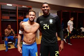 Muitos defendem o retorno de diego alves, enquanto outros exaltam as partidas em. Mrn Hugo Souza E O Escolhido Da Torcida Do Flamengo Para Enfrentar O Bahia