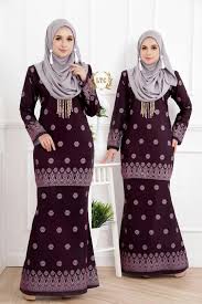 Kain songket kini banyak dimodifikasi menjadi kebaya modern, kebaya muslim, dan baju pengantin. Baju Kebaya Songket Bunga Tabur
