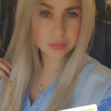 THE QUEEN OF BLONDES