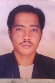 Madalas ikumpara ang Foreman at Engineer, pero magkaiba ang kanilang  responsibilidad. Ang isang engineer ay nakatutok sa teknikal na disenyo,  pagpaplano, at pagsusuri ng proyekto, habang ang isang foreman naman ay  namamahala