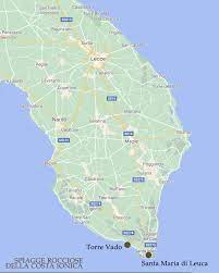 Vieste ha un clima di tipo mediterraneo, temperato caldo, caratterizzato da piogge non abbondanti (fra i 600 e gli 800 mm annuali), da inverni relativamente miti (9,2 °c in gennaio) e da estati con temperature elevate, ma non torride (in luglio ed agosto la media delle temperature massime è di poco inferiore ai 30 °c). Cartina Salento Mappa Di Spiagge Borghi Strade Esperienze Salento