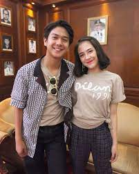 Adhisty zara dan angga yunanda kerap terlihat akrab dan mesra. Sadar Gak 5 Film Yang Dibintangi Zara Jkt48 Ini Mengasah Aktingnya