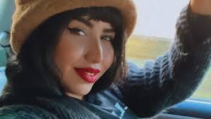 Kelsi Parenteau's Instagram, Twitter & Facebook