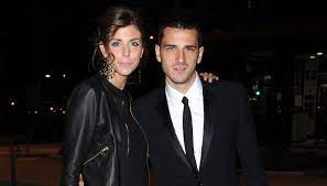 Alta, fisico esile e una lunga chioma mora che le incornicia il volto: Martina Maccari E Bonucci L Inizio Di Tutto Martina Maccari La Moglie Di Leonardo Bonucci Fuori Dagli Schemi Virgilio Sport