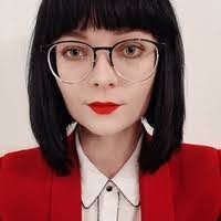 Laura Hegge's Instagram, Twitter & Facebook