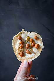 Dit heerlijke rempeyek ikan bilis recept is in klaar, bevat allergie info, is printvriendelijk rempeyek ikan bilis. Rempeyek Kacang Peyek Indonesian Crispy Peanut Fritters