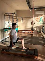 Homens Fazem Pilates Interacao Fitness