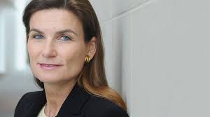 Dfl supervisory board chairman peter peters described hopfen as the right person for one of the most important positions in. Bcg Heuert Fruhere Bild Managerin Donata Hopfen An