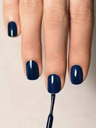 Bellas artes cosméticos imagen de esmalte de manicura femenina aplicando esmalte de uñas azul marino en la uña de la mujer sobre fondo blanco. 96 Ideas De Unas Azul Marino Unas Azules Manicura De Unas Unas Azul Marino