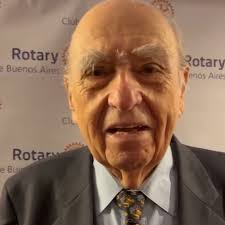 Miércoles 7 de mayo en el @rotaryclub.ba , el Dr. Julio María Sanguinetti  minutos después de recibir el Premio Rioplatense Rotary Club 2025. ,  #rotaryclubdebuenosaires #rotaryclubdemontevideo ...