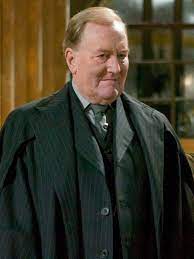 During his career at the ministry, ludo rose to the post of head of. R I P Robert Hardy Cornelius Fudge Harry Potter Amino