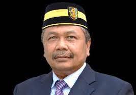 Politik barisan nasional melaksanakan permuafakatan dan perkongsian kuasa sehingga berjaya membawa pembangunan dan kemajuan negara ini. Veteran Tentera Anggap Parti Politik Malaysia Rosak Utusan Digital