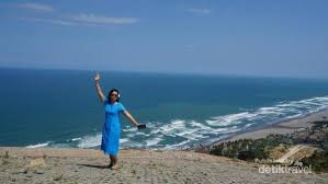 Demikianlah kumpulan gambar pemandangan alam, pantai, gunung, laut, lingkungan, pohon dan sebagainya yang bisa dibagikan kali ini. Memandang Pantai Cantik Dari Atas Bukit Watugupit