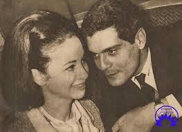 خبيت عيوني خوفي لا الناس يشوفوك مخبي بعيوني Egyptian Actress Egyptian Movies Arab Celebrities